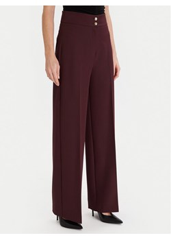 Maryley Spodnie materiałowe 25IB680/M17 Bordowy Regular Fit ze sklepu MODIVO w kategorii Spodnie damskie - zdjęcie 187986360