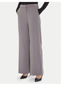 Maryley Spodnie materiałowe 25IB598/M17/35GR Szary Regular Fit ze sklepu MODIVO w kategorii Spodnie damskie - zdjęcie 187986370