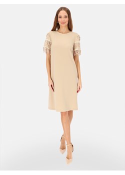 Beżowa sukienka koktajlowa z ozdobnymi rękawami L'AF Gerra ze sklepu Eye For Fashion w kategorii Sukienki - zdjęcie 187986691