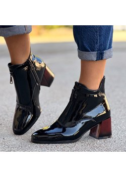 Czarne lakierowane botki damskie na obcasie Vinceza 58120 ze sklepu suzana.pl w kategorii Botki - zdjęcie 187990271