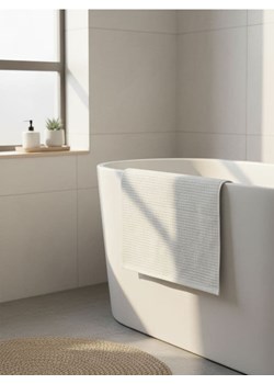 Sinsay - Bawełniany jednolity ręcznik - biały ze sklepu Sinsay w kategorii Ręczniki - zdjęcie 187992190