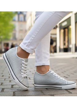 Wiązane srebrne trampki na koturnie ost514 ze sklepu Pantofelek24.pl w kategorii Trampki damskie - zdjęcie 187995121