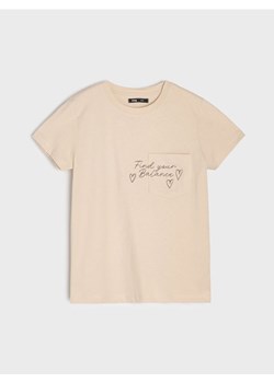 Sinsay - Bawełniana koszulka z haftem - beżowy ze sklepu Sinsay w kategorii Bluzki damskie - zdjęcie 187999803
