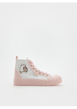 Reserved - Wysokie trampki Pusheen - biały ze sklepu Reserved w kategorii Trampki dziecięce - zdjęcie 188001054