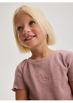 Reserved - Prążkowany t-shirt - fioletowy ze sklepu Reserved w kategorii Bluzki dziewczęce - zdjęcie 188001240