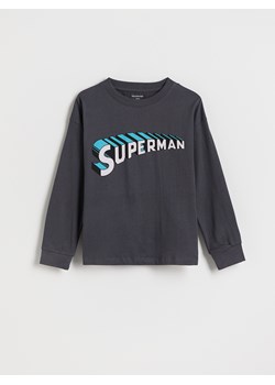 Reserved - Longsleeve Superman - ciemnoszary ze sklepu Reserved w kategorii T-shirty chłopięce - zdjęcie 188001543