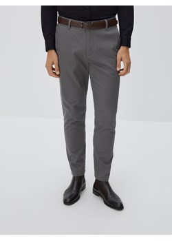 Reserved - Bawełniane spodnie slim fit - ciemnoszary ze sklepu Reserved w kategorii Spodnie męskie - zdjęcie 188001650