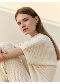 Reserved - T-shirt ze strukturalnej dzianiny - złamana biel ze sklepu Reserved w kategorii Bluzki damskie - zdjęcie 188003132