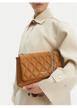 Nine West Torebka CEO-CHARLOTTE-S22560-5 Brązowy ze sklepu MODIVO w kategorii Kopertówki - zdjęcie 188003261