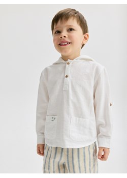Reserved - Bawełniana koszula z kapturem - biały ze sklepu Reserved w kategorii Koszule chłopięce - zdjęcie 188006642