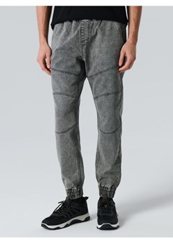 Sinsay - Jeansy jogger z efektem sprania - szary ze sklepu Sinsay w kategorii Jeansy męskie - zdjęcie 188007532