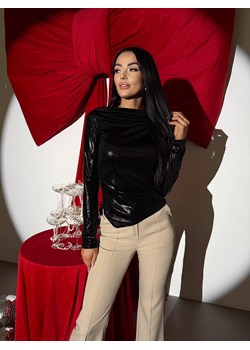 Czarna Błyszcząca Bluzka z Dekoltem w Łódkę ze sklepu ModnaKiecka.pl w kategorii Bluzki damskie - zdjęcie 188008453