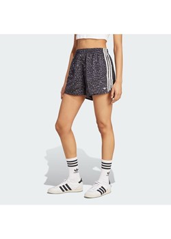 adidas Szorty sportowe Satin KA2672 Szary Loose Fit ze sklepu MODIVO w kategorii Szorty - zdjęcie 188013202