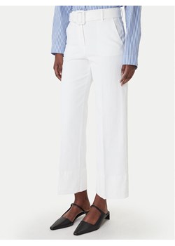 Marella Spodnie materiałowe Nicchia 2613131074 Biały Regular Fit ze sklepu MODIVO w kategorii Spodnie damskie - zdjęcie 188015402