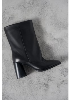 Estro: Niskie czarne botki damskie z luźną cholewą ze skóry naturalnej ze sklepu Estro w kategorii Botki - zdjęcie 188016402