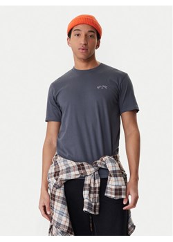 Billabong T-Shirt Arch Wave C1SS65BIP2 Szary Regular Fit ze sklepu MODIVO w kategorii T-shirty męskie - zdjęcie 188017423