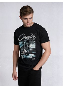 Sinsay - Bawełniana koszulka z nadrukiem Chevrolet Corvette - czarny ze sklepu Sinsay w kategorii T-shirty męskie - zdjęcie 188020464