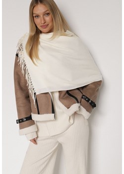 Jasnobeżowy Gładki Szalik z Frędzlami Vetiela ze sklepu born2be.pl w kategorii Szaliki i chusty damskie - zdjęcie 188021691