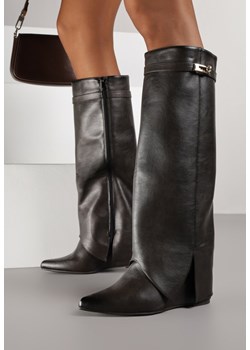 Brązowe Kozaki na Koturnie z Wywiniętą Cholewką z Klamerką Arirass ze sklepu born2be.pl w kategorii Kozaki damskie - zdjęcie 188021900