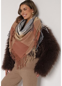 Beżowy Szalik Bellaern ze sklepu born2be.pl w kategorii Szaliki i chusty damskie - zdjęcie 188022113