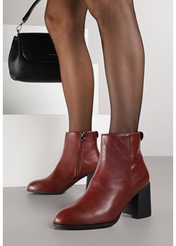 Bordowe Botki do Kostki Vices na Słupkowym Obcasie z Okrągłą Aplikacją z Tyłu Wadvire ze sklepu born2be.pl w kategorii Botki - zdjęcie 188023823
