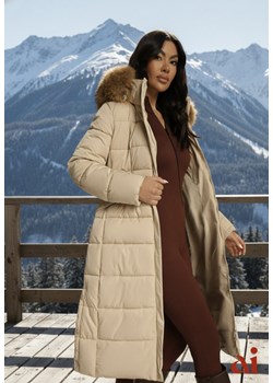 Beżowa Pikowana Kurtka o Długim Kroju z Paskiem i Kapturem z Futrem Aveslia ze sklepu renee.pl w kategorii Kurtki damskie - zdjęcie 188024193