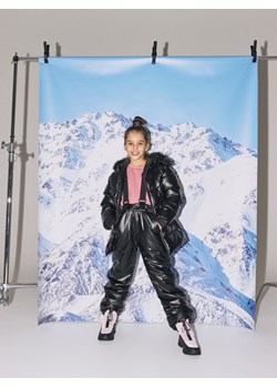 Reserved - Ocieplane spodnie na szelkach - czarny ze sklepu Reserved w kategorii Spodnie dziewczęce - zdjęcie 188026034