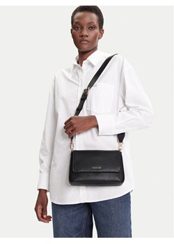 Torebka MICHAEL Michael Kors Nessa 30T5G8ZM1L Czarny ze sklepu eobuwie.pl w kategorii Listonoszki - zdjęcie 188027201