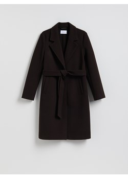 Reserved - Płaszcz z wiązanym paskiem - ciemnobrązowy ze sklepu Reserved w kategorii Płaszcze damskie - zdjęcie 188028694