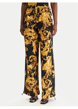 Versace Jeans Couture Spodnie dresowe 80HAA320 FS196 Czarny Regular Fit ze sklepu MODIVO w kategorii Spodnie damskie - zdjęcie 188030022