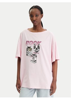 Liu Jo T-Shirt WA6131 J3868 Różowy Regular Fit ze sklepu MODIVO w kategorii Bluzki damskie - zdjęcie 188030040