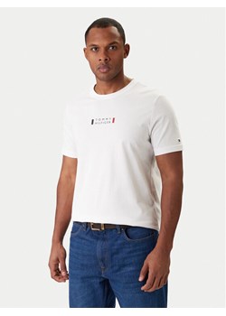 Tommy Hilfiger T-Shirt Brand Love MW0MW41453 Biały Regular Fit ze sklepu MODIVO w kategorii T-shirty męskie - zdjęcie 188032001