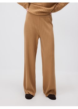 Reserved - Dzianinowe spodnie w prążek - brązowy ze sklepu Reserved w kategorii Spodnie damskie - zdjęcie 188036644