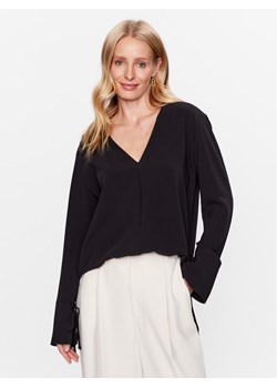 Calvin Klein Bluzka K20K205688 Czarny Regular Fit ze sklepu MODIVO w kategorii Bluzki damskie - zdjęcie 188037142