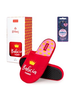 Zestaw Kapcie Babcia Rządzi + Brelok ze sklepu Sklep SOXO w kategorii Kapcie damskie - zdjęcie 188037652