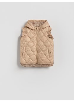 Reserved - Pikowana kamizelka z kapturem - beżowy ze sklepu Reserved w kategorii Kamizelki dziewczęce - zdjęcie 188039634