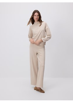 Reserved - Spodnie z przeszyciem - kremowy ze sklepu Reserved w kategorii Spodnie damskie - zdjęcie 188039743