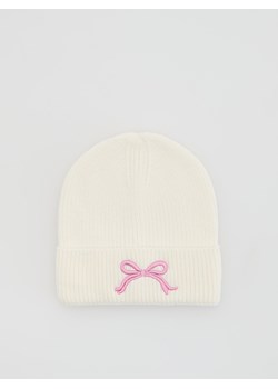 Reserved - Czapka z haftem - złamana biel ze sklepu Reserved w kategorii Czapki dziecięce - zdjęcie 188039780