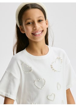 Reserved - T-shirt z perełkami - złamana biel ze sklepu Reserved w kategorii Bluzki dziewczęce - zdjęcie 188039784