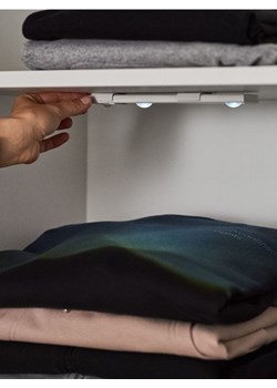 Sinsay - Lampka z czujnikiem ruchu - biały ze sklepu Sinsay w kategorii Oświetlenie led - zdjęcie 188040212