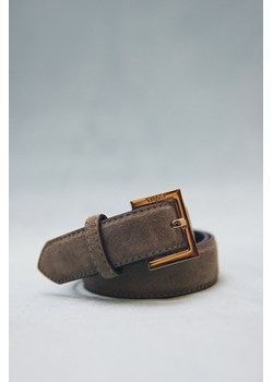 Estro: Cienki beżowy pasek damski z weluru naturalnego ze złotą sprzączką ze sklepu Estro w kategorii Paski damskie - zdjęcie 188042692