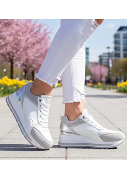 Białe trampki sneakersy na niskim koturnie /E1-2 12468 T535/ ze sklepu Pantofelek24.pl w kategorii Buty sportowe damskie - zdjęcie 188053160