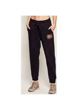 EA7 Spodnie dresowe | Relaxed fit ze sklepu Gomez Fashion Store w kategorii Spodnie damskie - zdjęcie 188056863