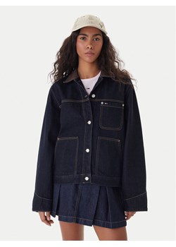 Tommy Jeans Kurtka jeansowa Chore DW0DW21981 Granatowy Regular Fit ze sklepu MODIVO w kategorii Kurtki damskie - zdjęcie 188058164