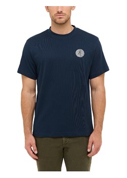 Męski T-Shirt Mustang Style Akron Dark Sapphire 1016869 4136 ze sklepu YouNeedit.pl w kategorii T-shirty męskie - zdjęcie 188060150