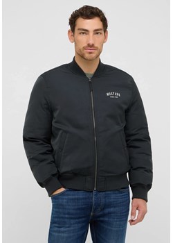 Męska Kurtka zimowa Mustang Style Byron Jet Black 1016892 4188 ze sklepu YouNeedit.pl w kategorii Kurtki męskie - zdjęcie 188060474