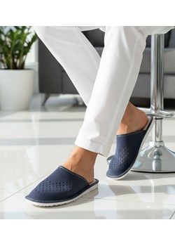 Męskie domowe kapcie ze skóry zamszowej Granatowe /G1-1 7892 S195/ ze sklepu Pantofelek24.pl w kategorii Kapcie męskie - zdjęcie 188060923