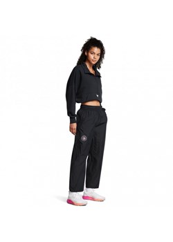 Damskie spodnie treningowe Under Armour Project Rock W Wvn Pant Boh - czarne ze sklepu Sportstylestory.com w kategorii Spodnie damskie - zdjęcie 188061103