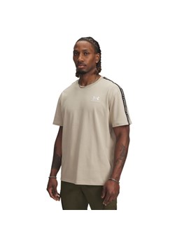 Męski t-shirt Under Armour UA Icon HWT Tee Taping - beżowy ze sklepu Sportstylestory.com w kategorii T-shirty męskie - zdjęcie 188061434