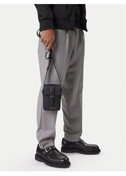 Saszetka Calvin Klein Leather Slim Flap Reporter LV04D3323G Czarny ze sklepu eobuwie.pl w kategorii Saszetki - zdjęcie 188061834